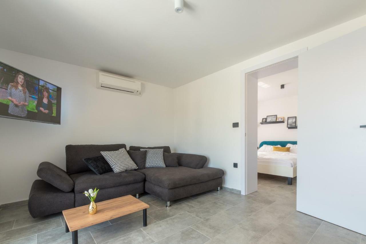 Sun & Sea Villa Kornić Εξωτερικό φωτογραφία